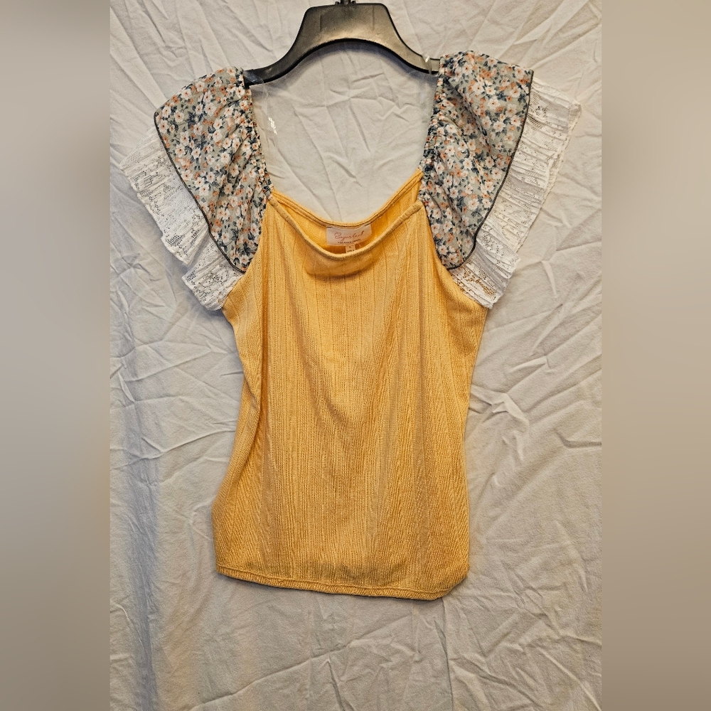 Sugar fox size large yellow top